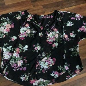 Floral flowy top